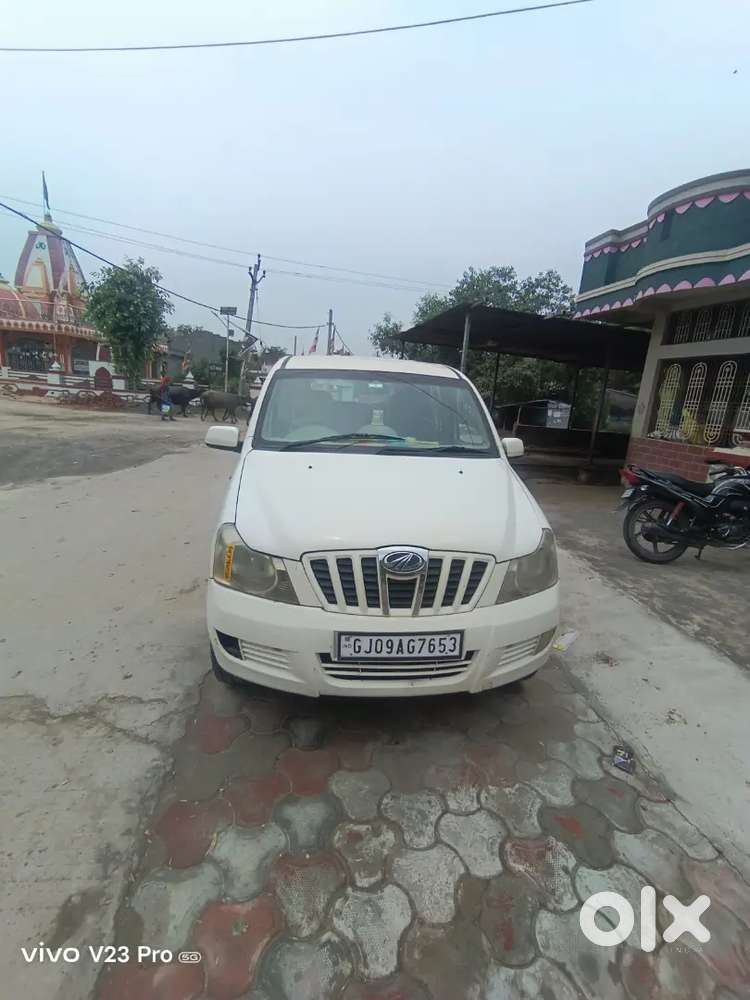 Mahindra Xylo E8 2011