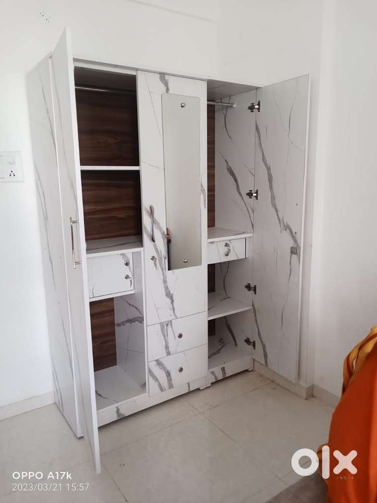 3 door luxurious wardrobe