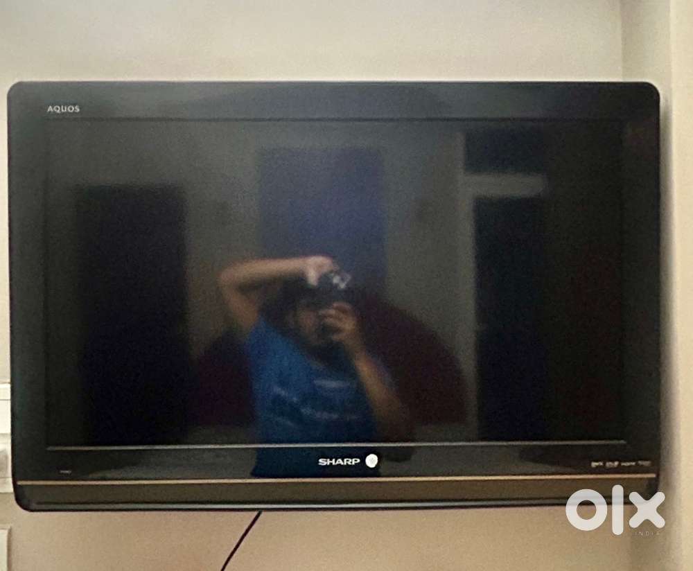 Sharp LCD TV 32 inch @INR 3000