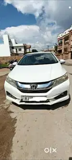 Push button start, sunroof,1 party insurance
