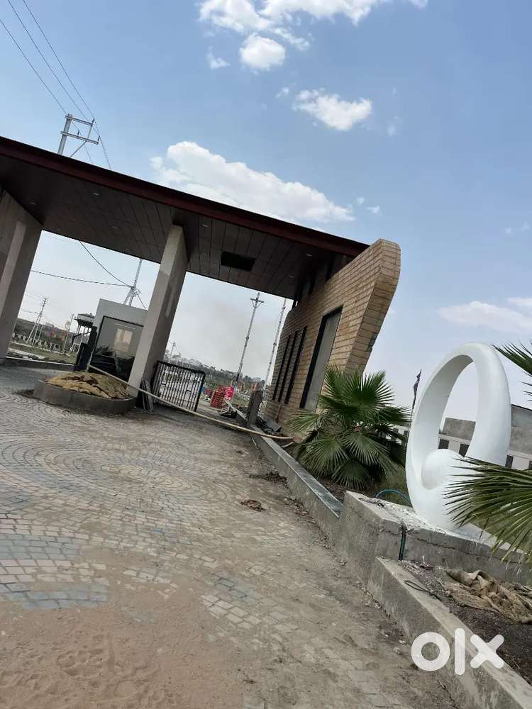 Corner Plot Available Main 40 feet Road