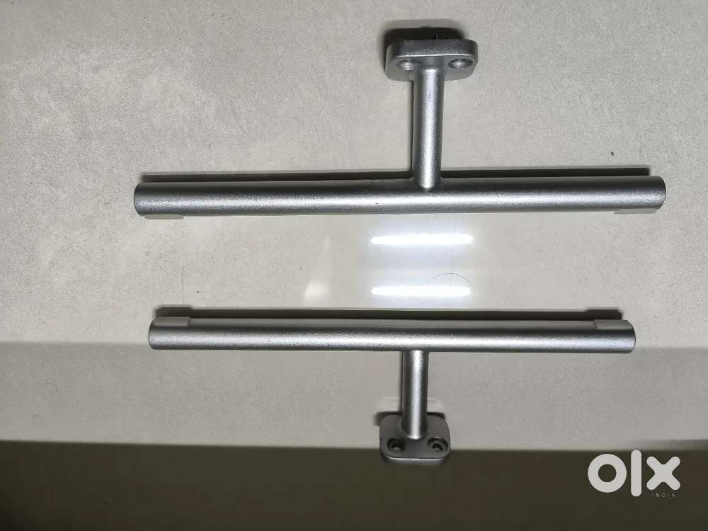 Heavy Duty Stainless Steel TV Stand for LED TV Along with Set of Screw