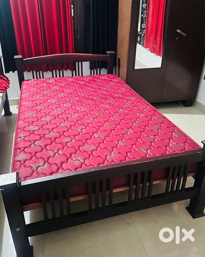 Double cot Bed (6.25ft x 4 ft)with matress