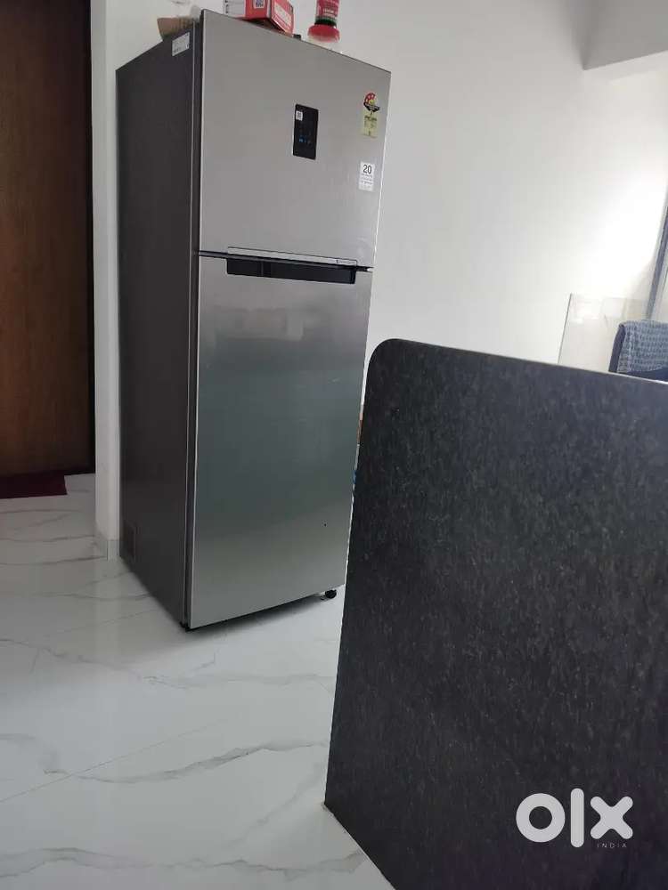 Bedroom  vaccancy for girls in 2bhk