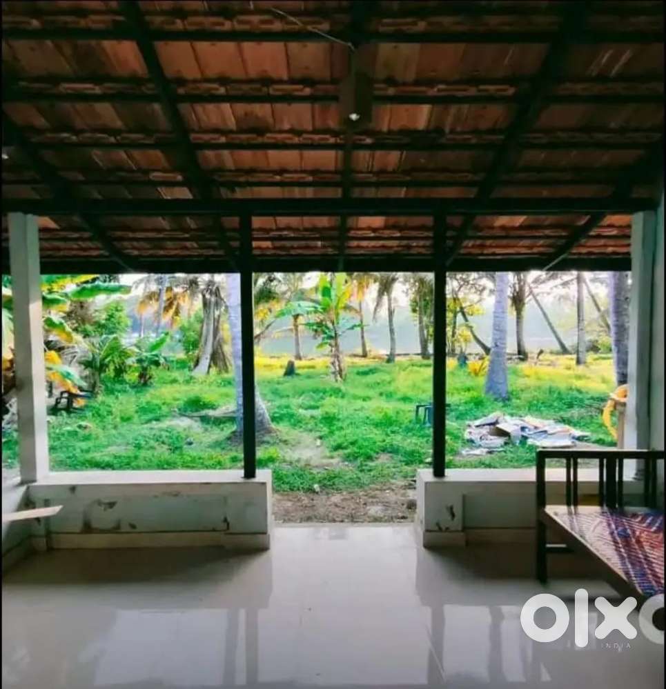 Water facing well maintained 4bhk individual house for rent  vallikavu