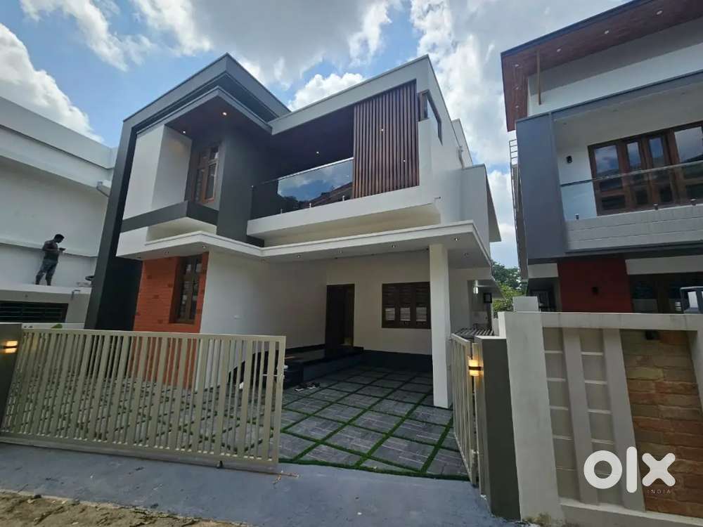 Pukkattupady kunjattukara 4.5cent house for sale