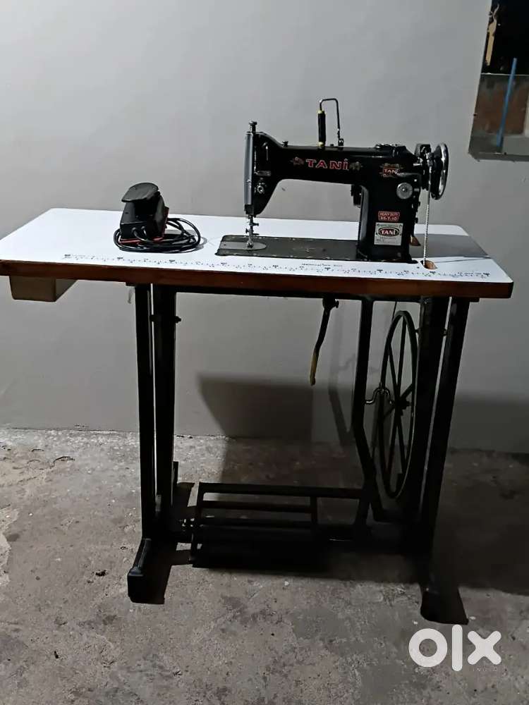 Sewing machine തയ്യൽ മെഷീൻ.
Good condition