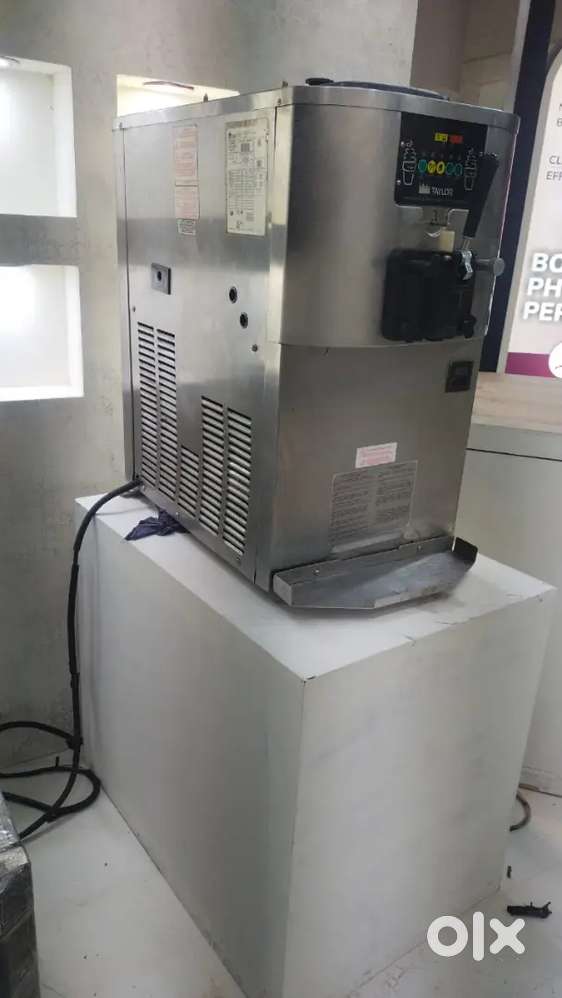 Taylor C-706 Soft Serve Machine (Softy Machine)