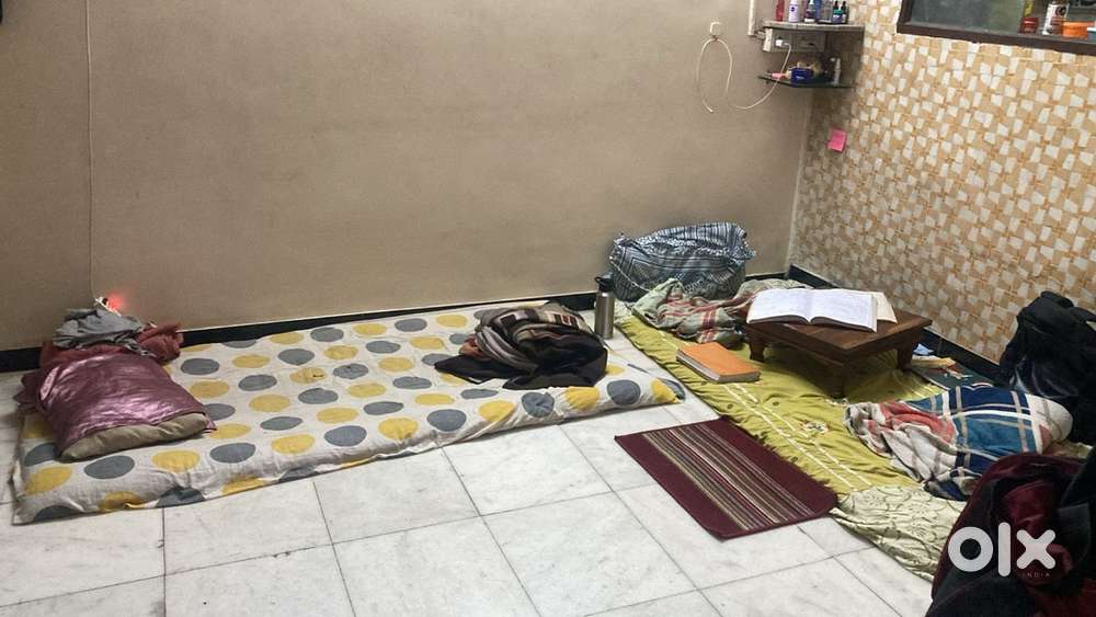 Require Female Roommate