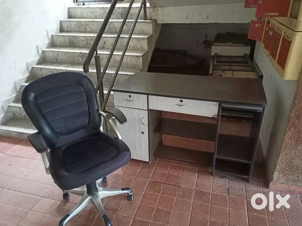 Computer Tabel and Revolving chair For Sale