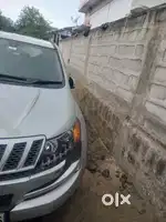 Mahindra XUV500 2014