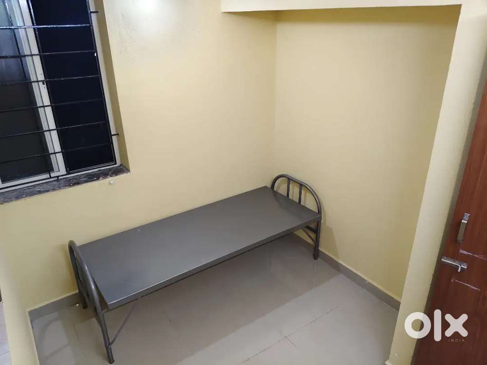 Pg for boys with all facilities like veg and nonveg food WIFI Cc