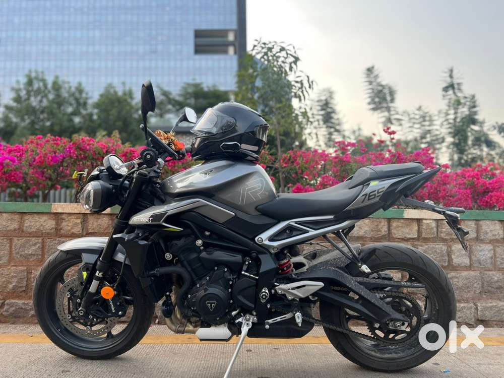 Street triple R