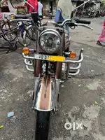 Royal Enfield Classic chrome 350 like new condition 2023 model fixed p