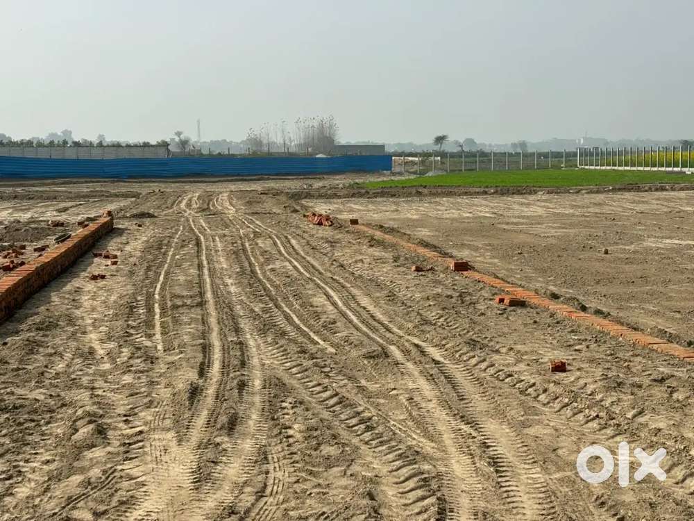 60 गज का प्लाट 510,000 में हाईवे के पास