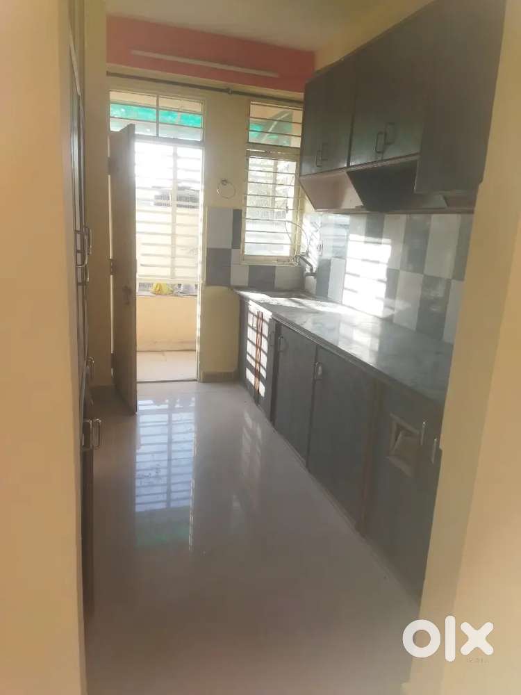 3 BHK Semi furnished Flat Rent out at Soumya Parkland awadhpuri
