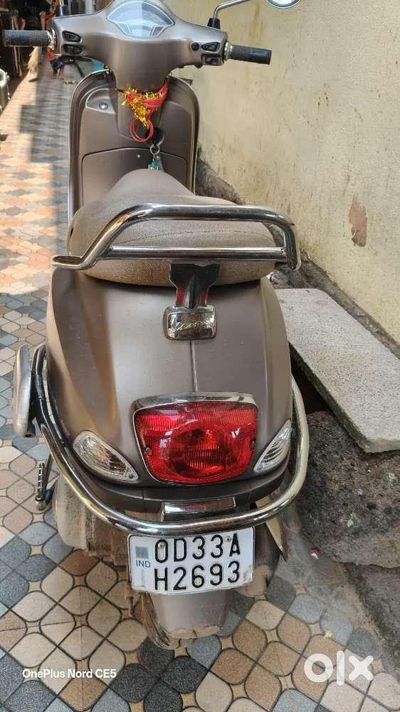 Vespa matt grey best condition single hand use time 2 time service