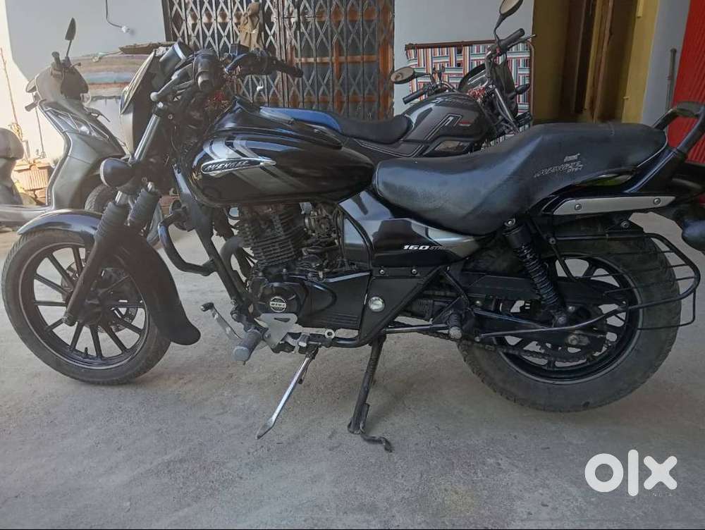 Bajaj Avenger 160 Zed Black