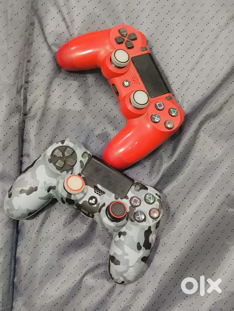 PlayStation 4 (PS4)  Excellent Condition  With Original Accessories