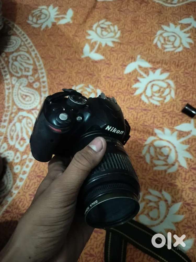 Nikkon 3200D 18-55 lens with flash light