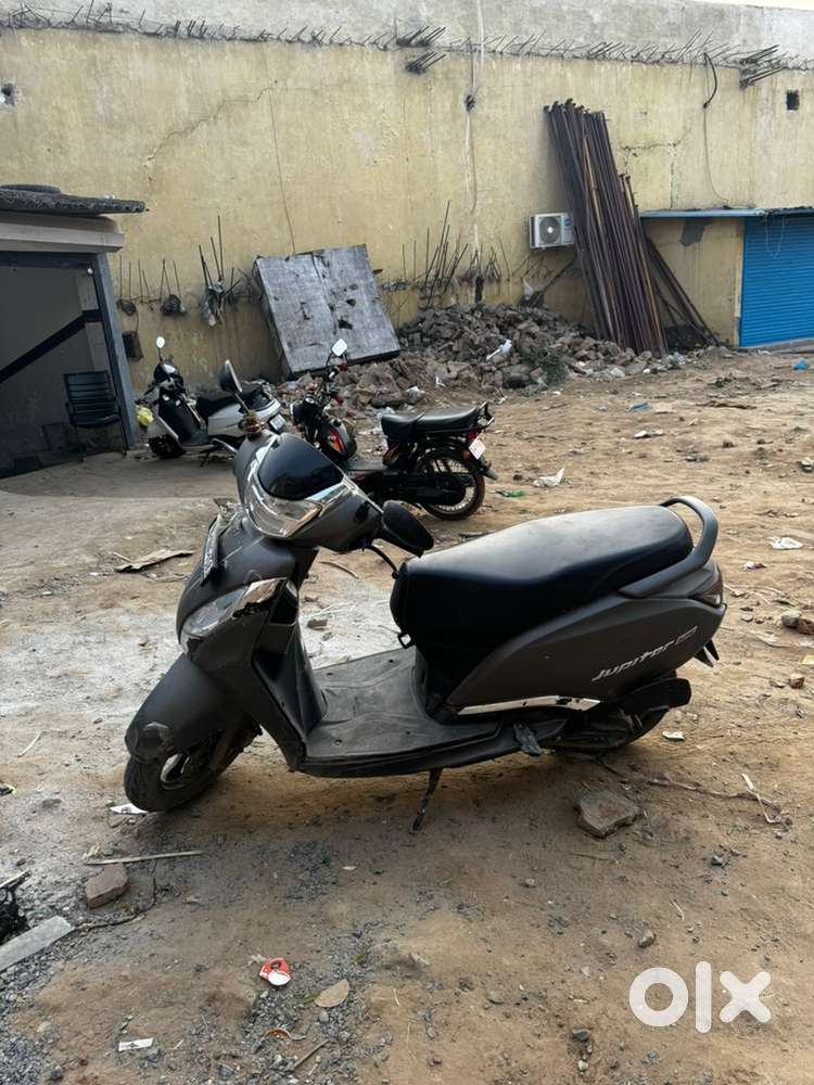 Selling my 1 year old jupitor 125