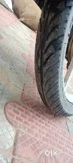 New baik yek dm yek hat chli hui kil ki bhi aawaj nhi krti  2 sal liye