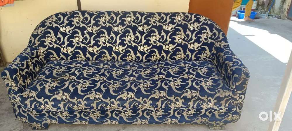 I am selling my new sofa and dining