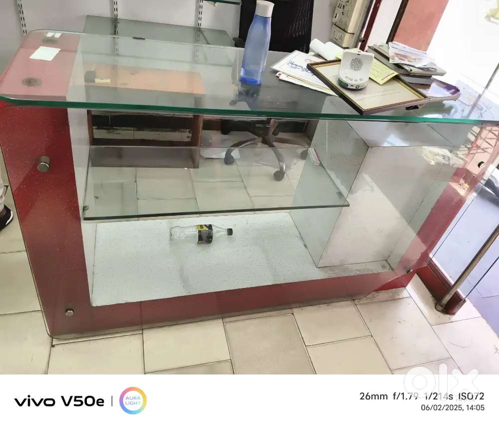 Readymade glass counters and glass racks