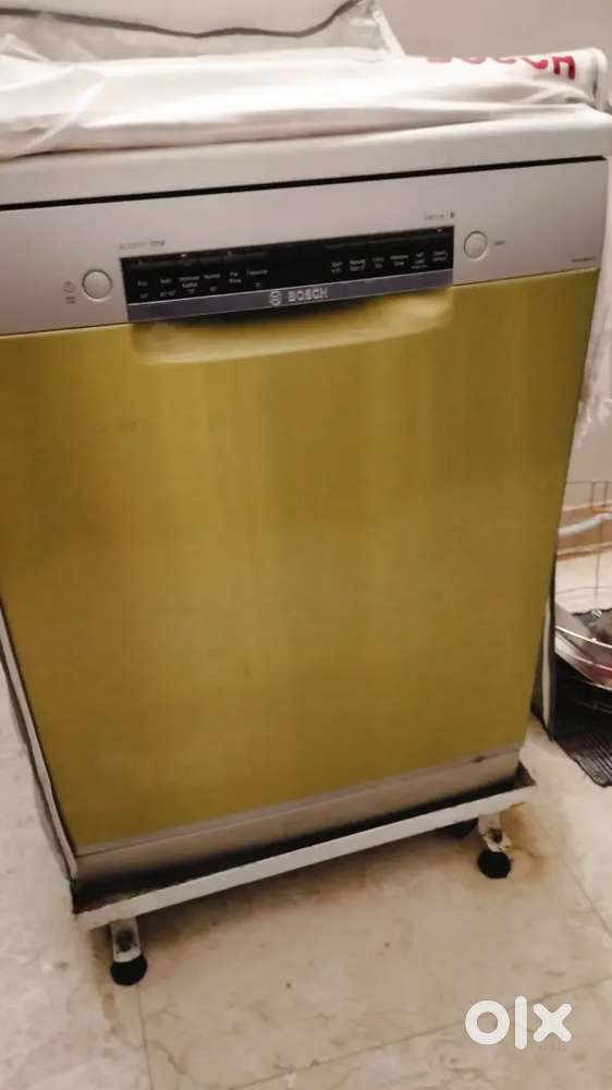 Dish washer