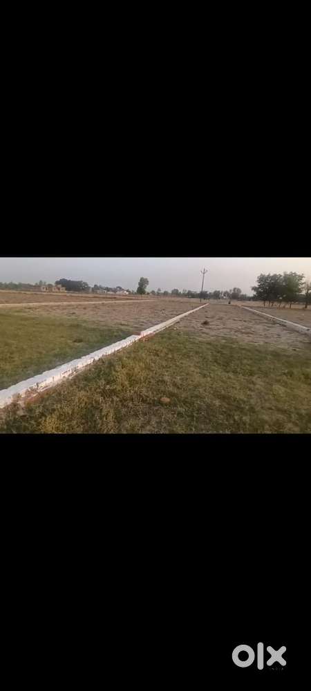 Just 700 m drive from main market