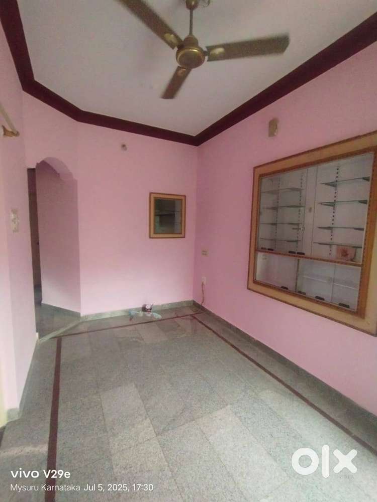 2BHK VEG HOUSE FOR LEASE IN KUVEMPUNAGAR