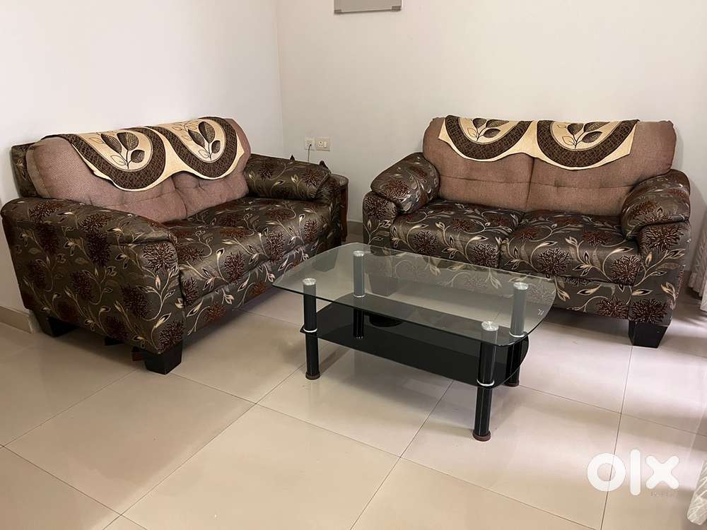 For Sale – Sofa Set with Glass-Top Teapoy