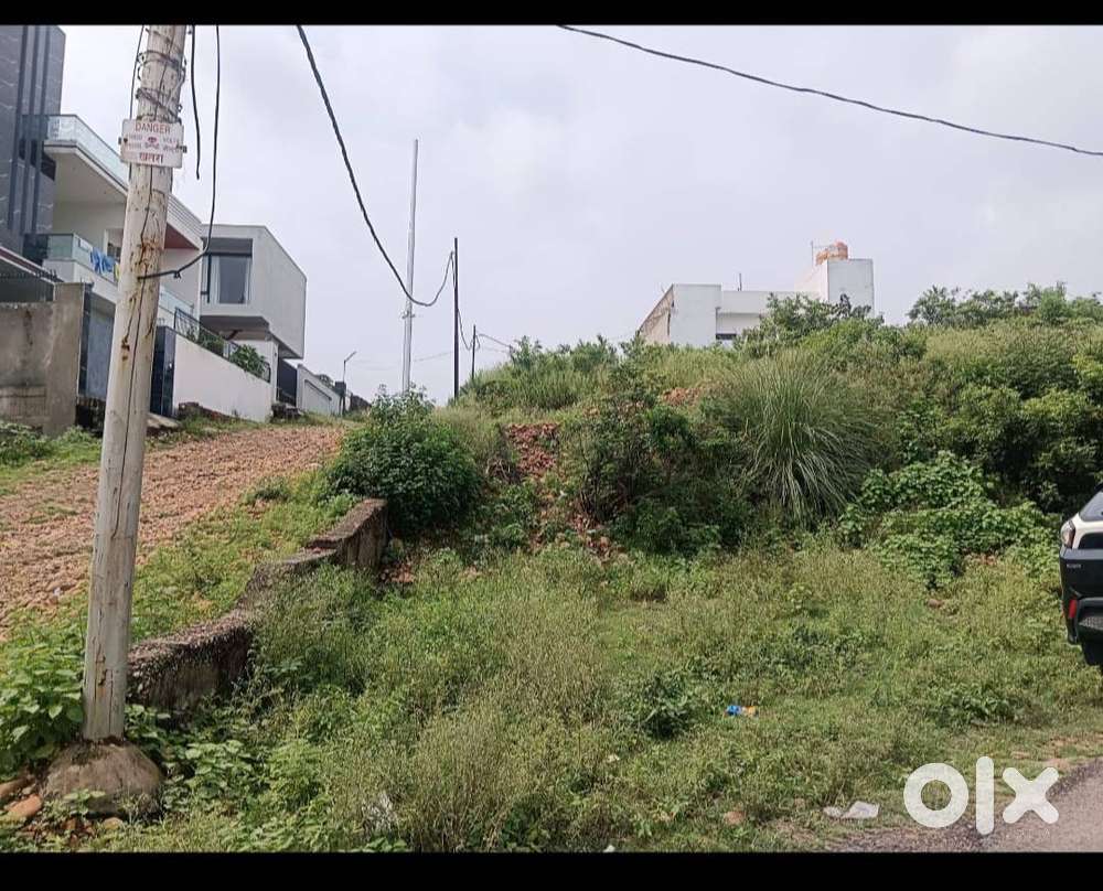 Ten Marla corner plot in Chowadi.