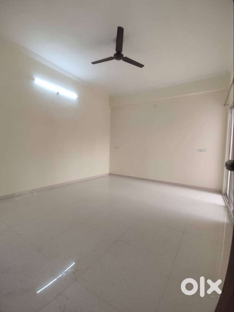 3BHK SEMI - FURNISHED FLAT FOR RENT