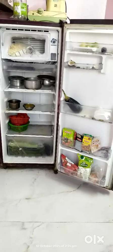 Whirlpool single door fridge