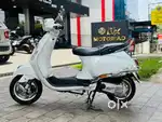 Vespa VXL Only 5000 Km Run vehicle