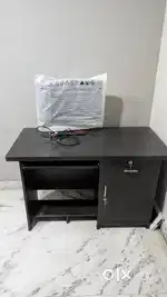 Computer table