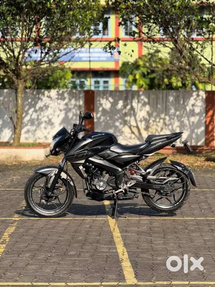 2019 NS200 single owner cbe registered