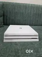 PLAY STATION 4 PRO ( 1 TB )