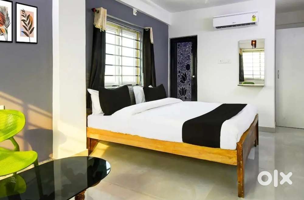 2bhk fully furnished ( Bed,ac, fridge coupboards everything)