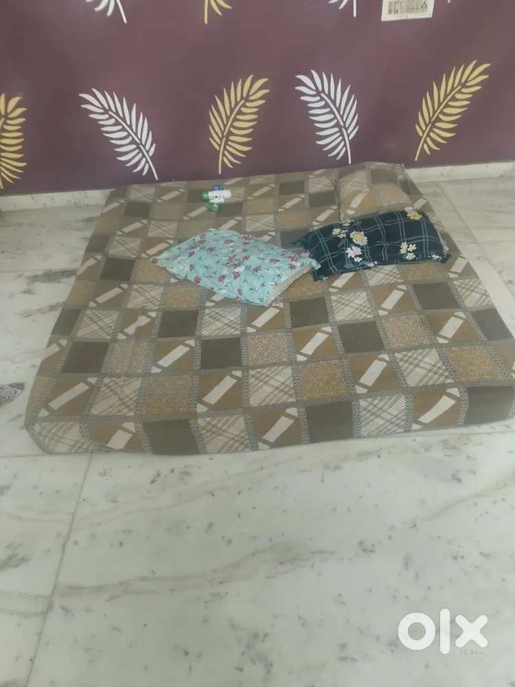 Bed Mattress almost new