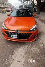 i20 Asta dual tone showroom condition for sale