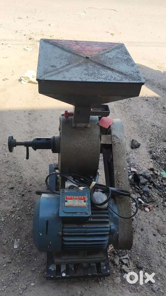 Aata chakki 1.5hp good condition