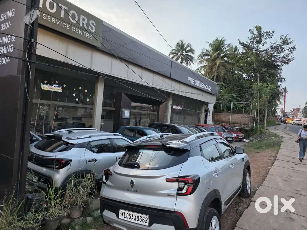 Showroom sales person