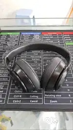 Beats solo3 wireless Headphones with noise cancellation