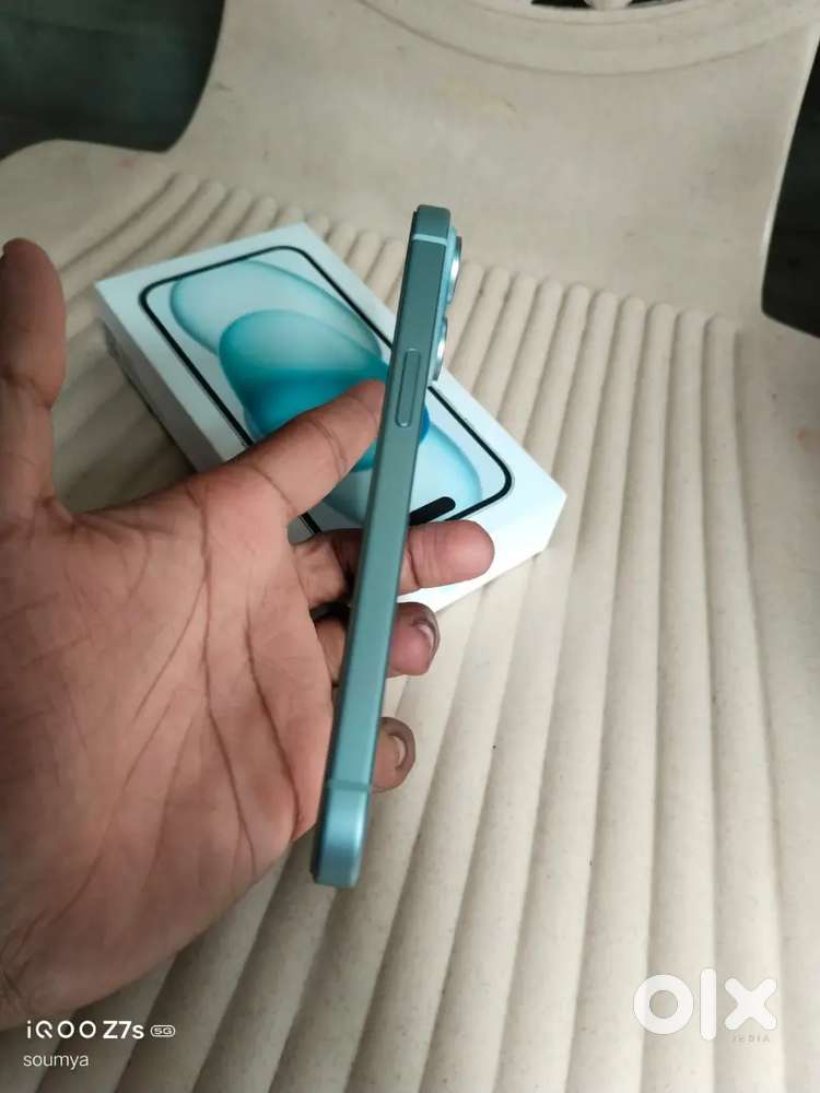 iPhone 15.     45000