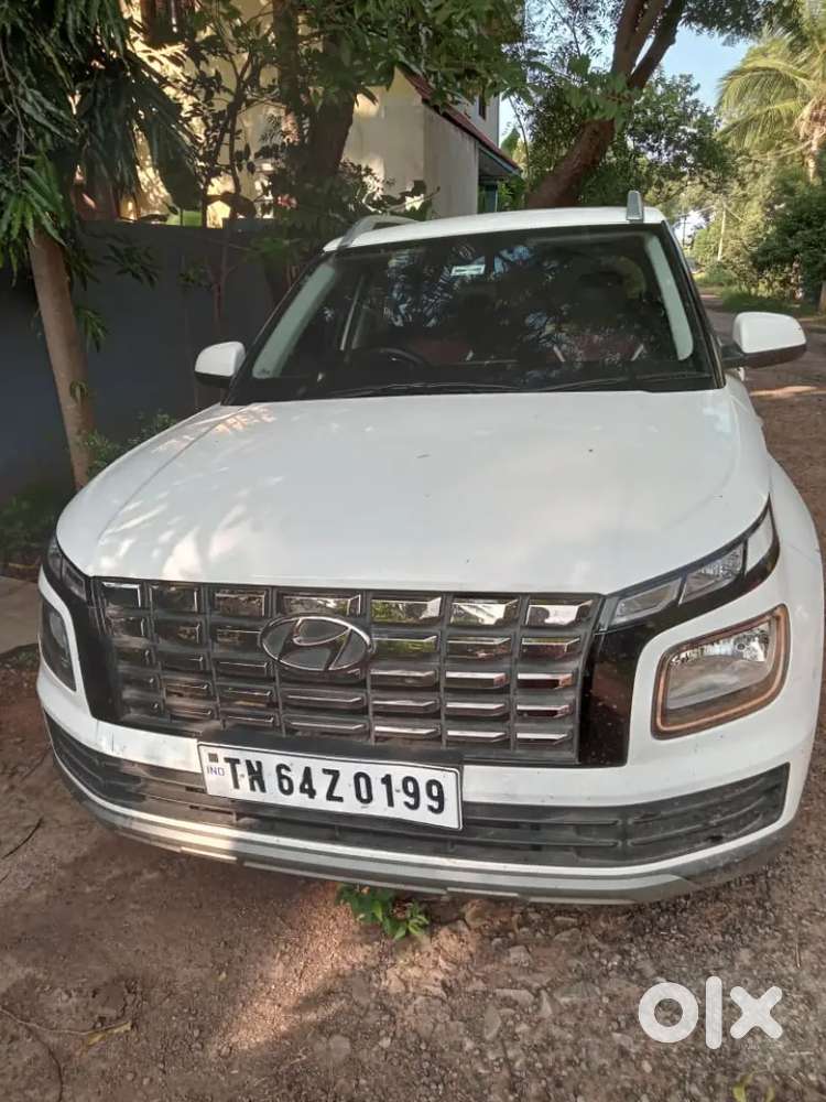 Polar white venue with very good condition good interiors