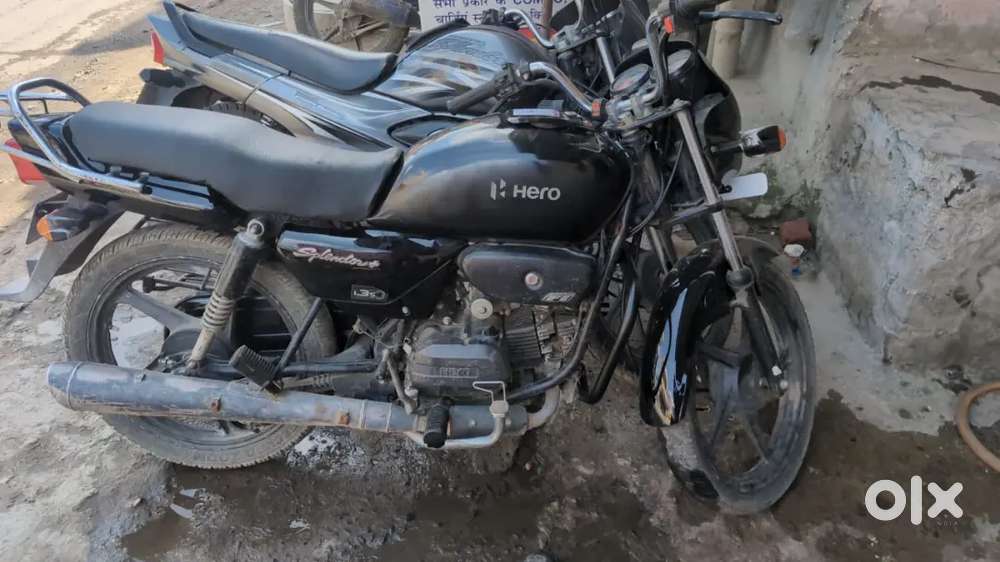 बाइक 2022 मॉडल h 50k deni hbs6 h ब्लैक