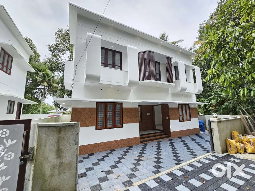 New house for sale Kazhakoottam Lncp