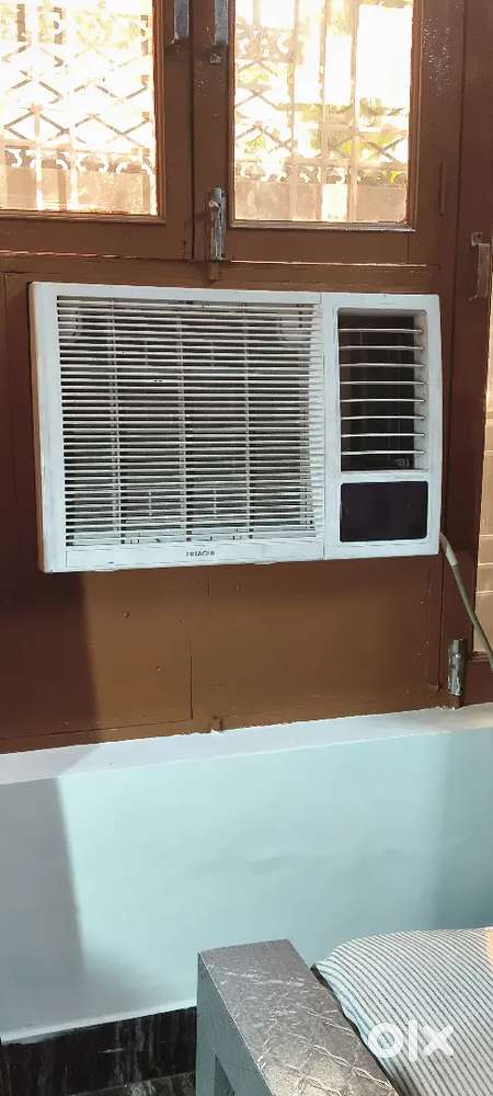 HITACHI AC 1.5 Ton Window